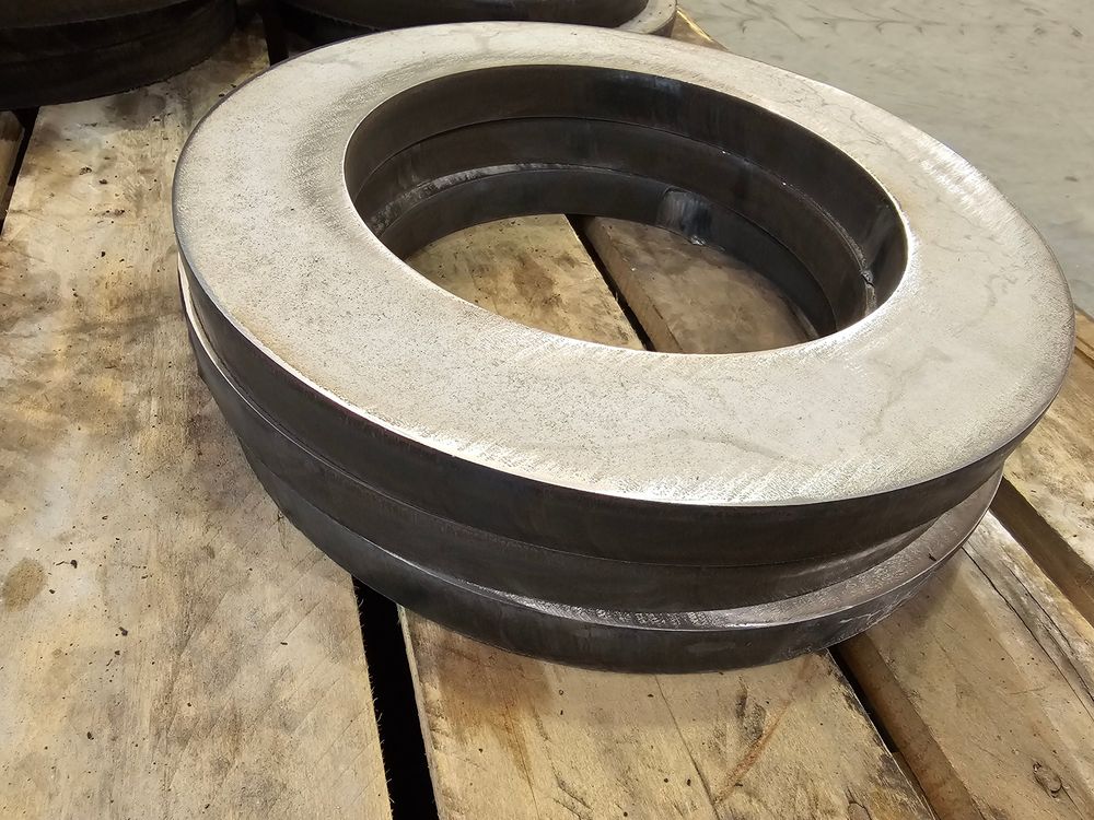 Thick plate rings plasma cut from heavy steel
